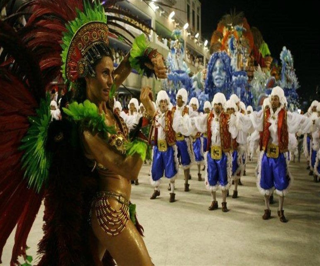 Au Carnaval De Rio Les Musiciens Jouent Du Banjo Carnaval - Defilé au Carnaval de Rio - Voyage au Bresil - Voyage au